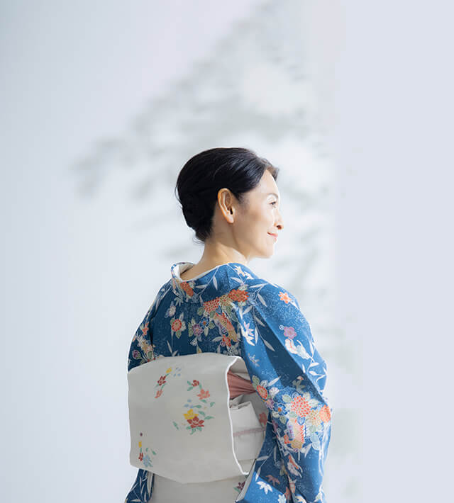 きものを着ている女性
